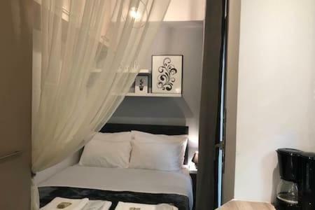 Cozy Studio 50M From Sea Атина Екстериор снимка